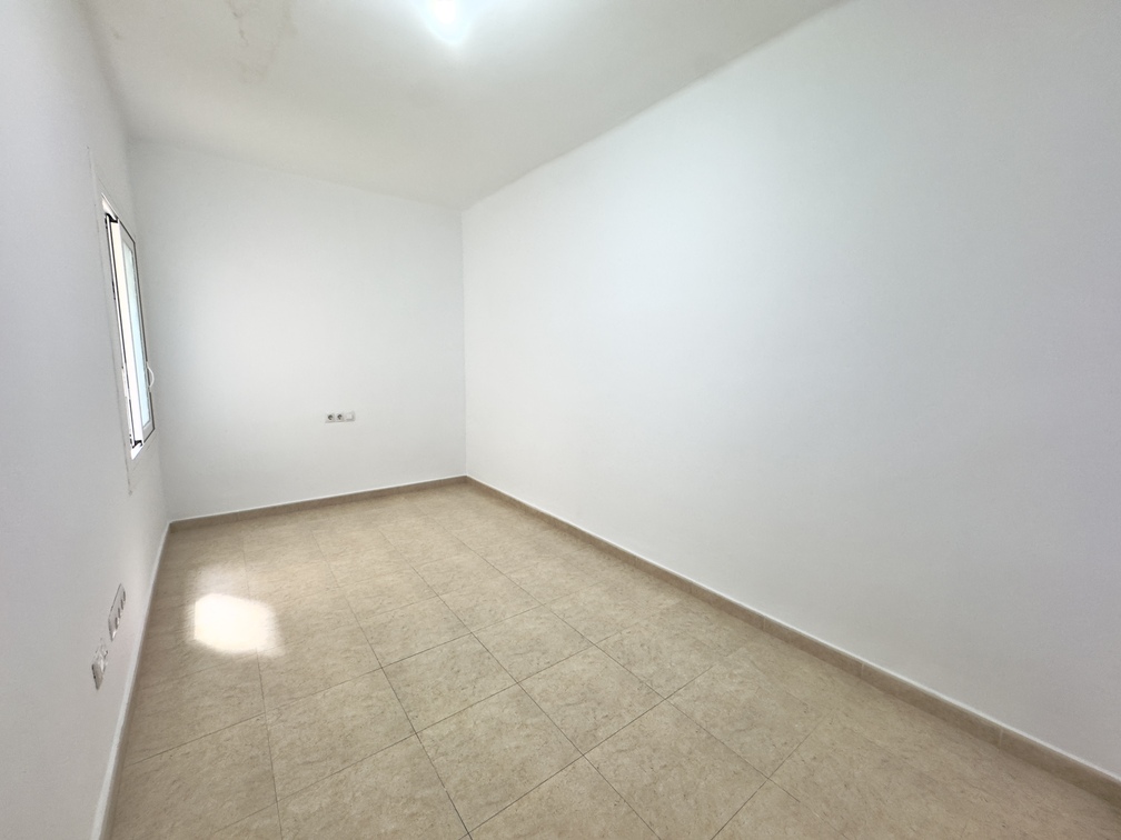 Foto habitació amb finestra apartament a Colon