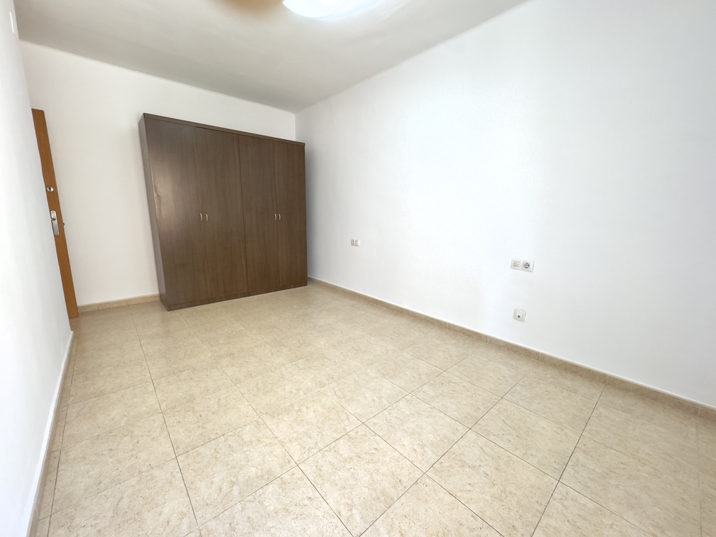 Foto habitació amb armari apartament a Colon